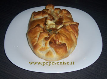 TORTA SALATA CON BIETOLE E CREMA DI MANDORLE
